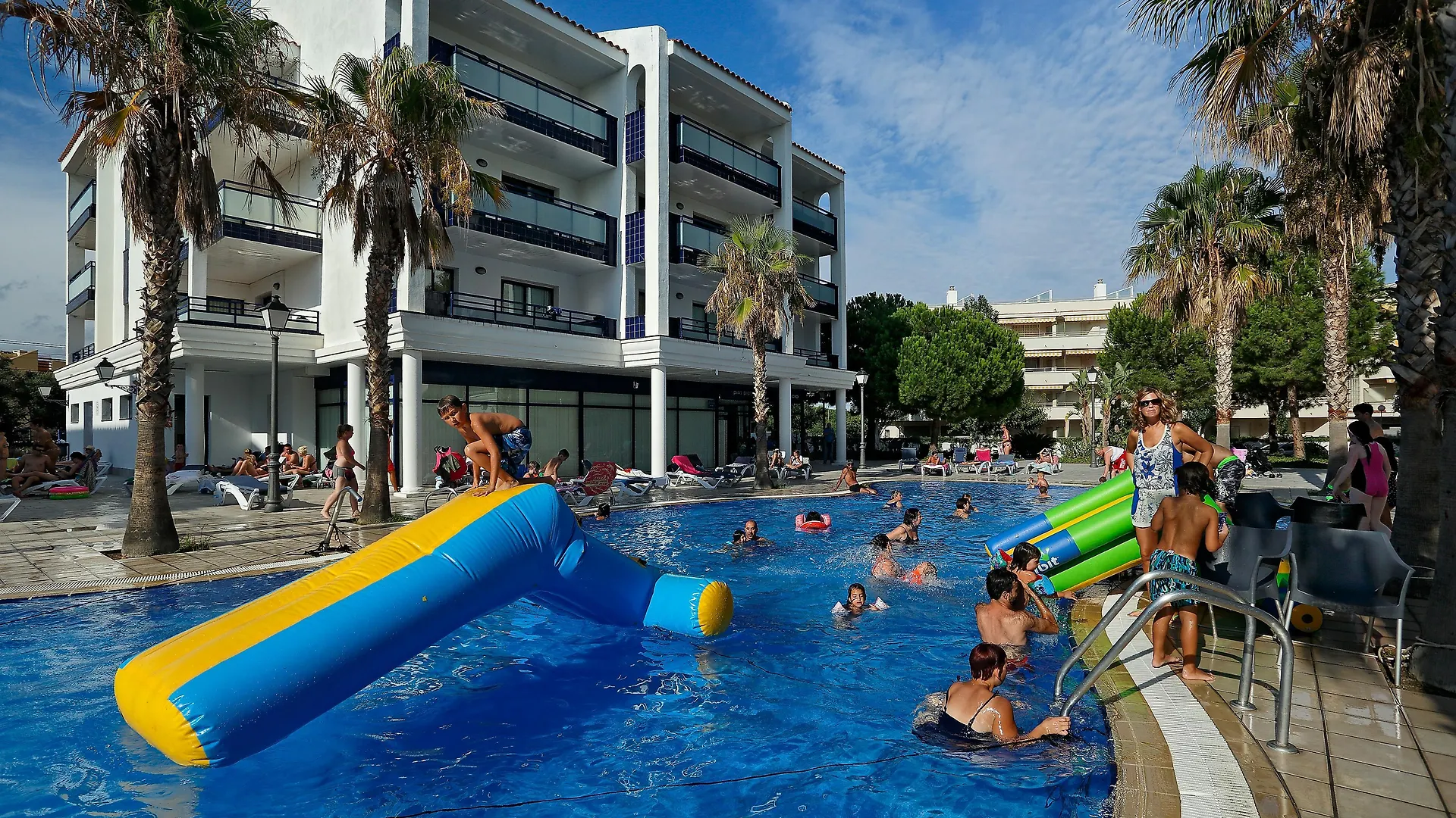 Pins Platja Apartments Cambrils